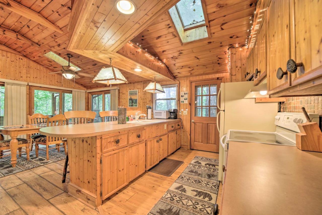 Cozy Lake Toxaway Cabin With Deck, Fire Pit And Grill! Exteriér fotografie