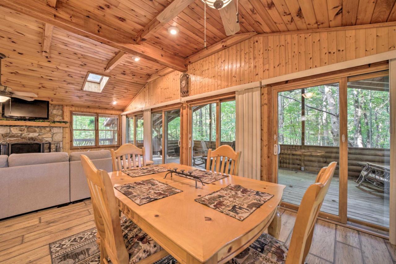 Cozy Lake Toxaway Cabin With Deck, Fire Pit And Grill! Exteriér fotografie