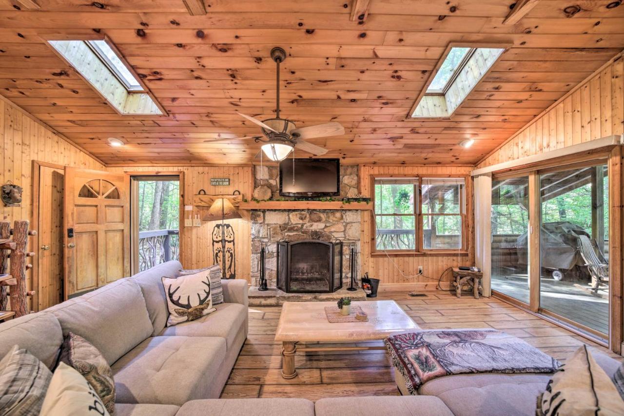 Cozy Lake Toxaway Cabin With Deck, Fire Pit And Grill! Exteriér fotografie