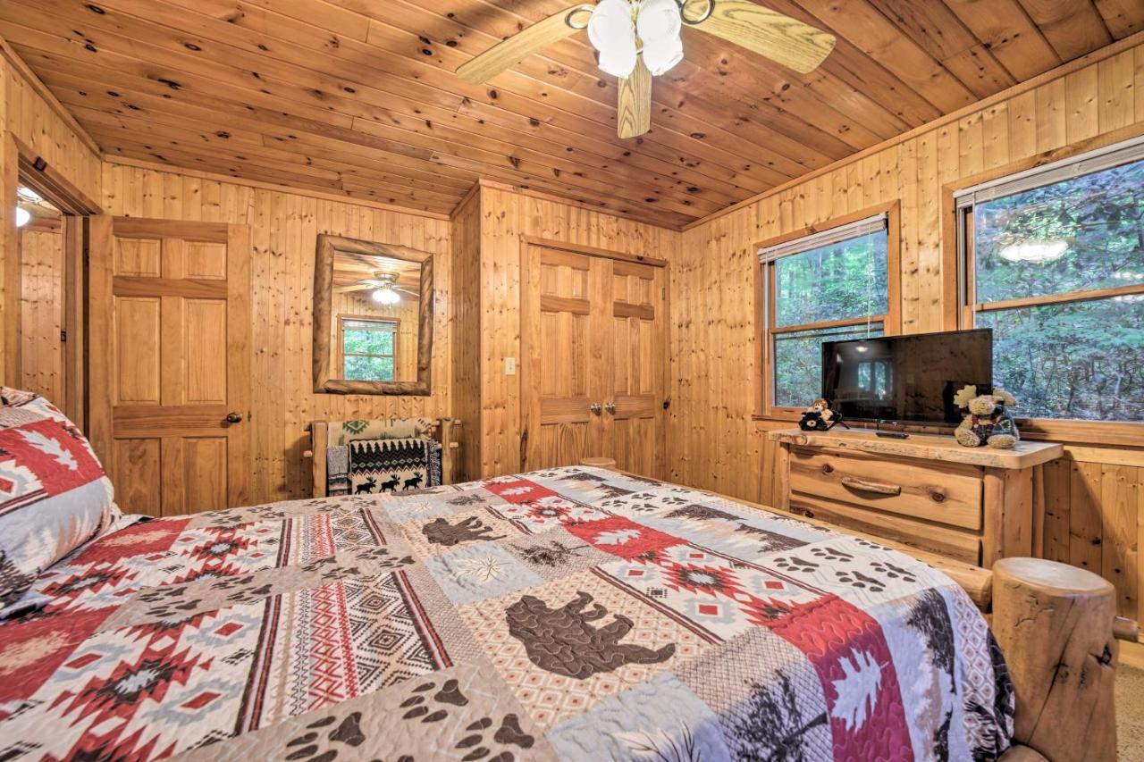 Cozy Lake Toxaway Cabin With Deck, Fire Pit And Grill! Exteriér fotografie