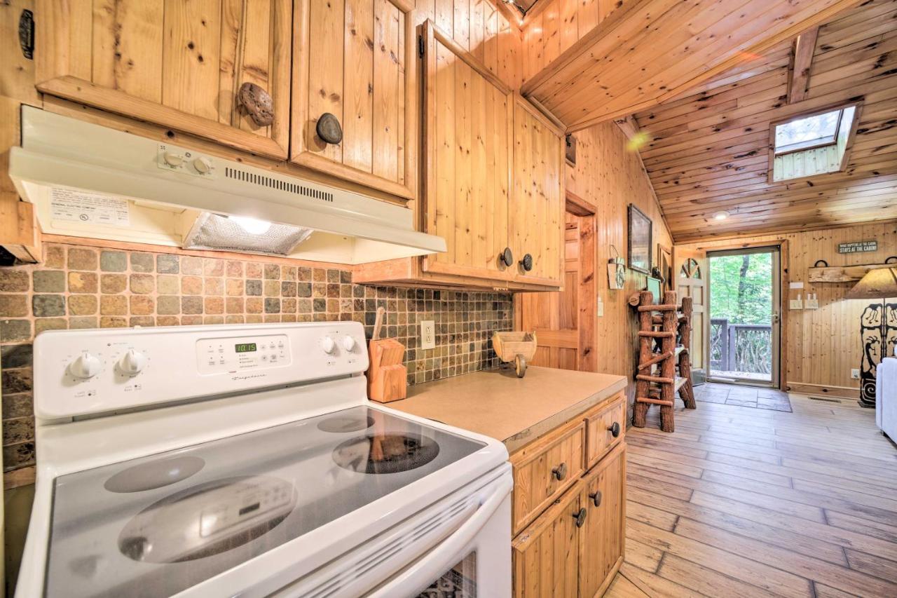 Cozy Lake Toxaway Cabin With Deck, Fire Pit And Grill! Exteriér fotografie